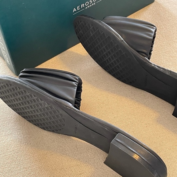 AEROSOLES Jamaica Ruched Puffy Black Slide Sandals - Women’s Size 8 - NEW IN BOX - Picture 7 of 9